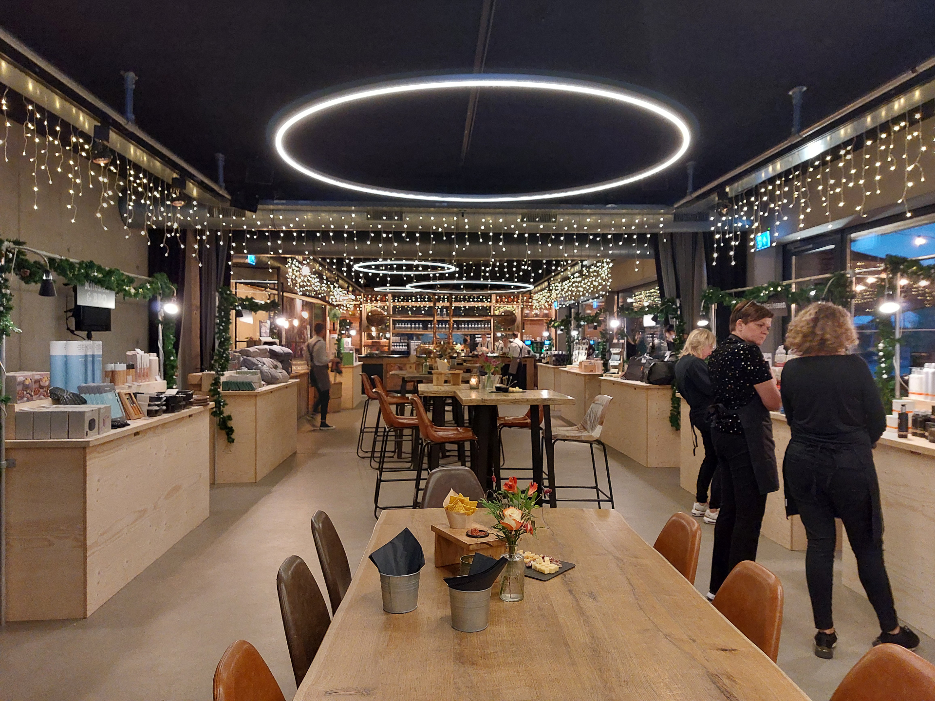 Geschenkenmarkt op locatie bij Houtse Meer